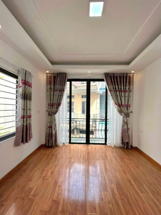 Siêu phẩm Lê Trọng Tấn, phân lô quân đội, sát mặt phố, ô tô đỗ cửa, kinh doanh, 35m2, hơn 12 tỷ