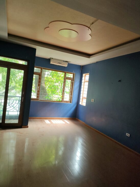 Cho thuê gấp giá rẻ Trương Định 100m, 1 sàn, mặt tiền 5m, 12 tr/th Hoàng Mai.