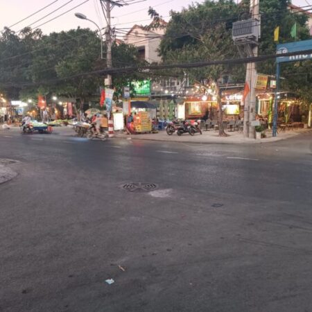 Bán nhà mặt tiền kinh doanh 18x35m giá 55 tỷ Đường Đông Bắc