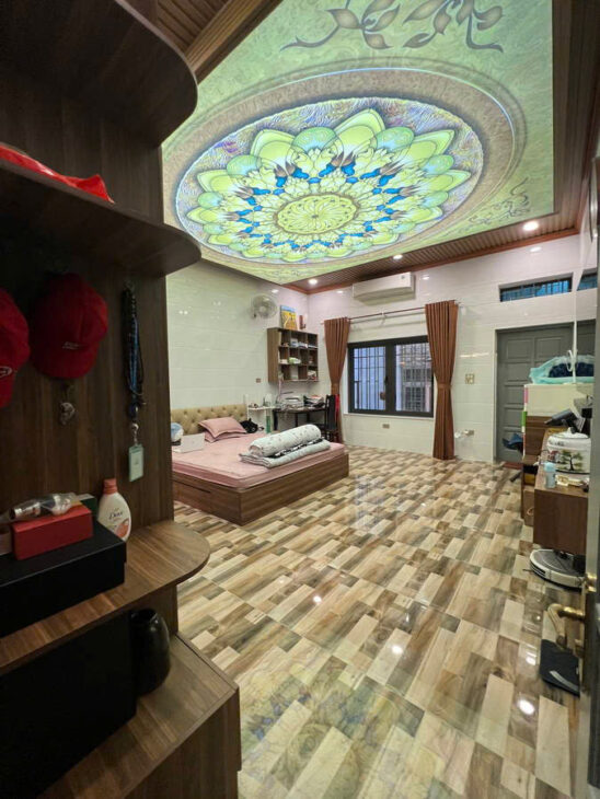 HOÀNG CẦU, ĐỐNG ĐA. 42M2 4 TẦNG MT 5M GIÁ 12,5 TỶ- PHÂN LÔ – Ô TÔ ĐỖ CỬA – SÁT VƯỜN HOA 1.6-GẦN HỒ