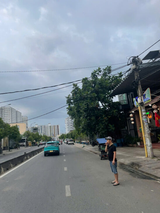 Bán nhà mặt tiền 9x20m giá 35 tỷ Đường Phan Văn Hớn