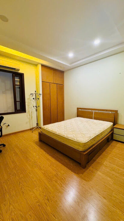 Trung Tâm Đống Đa – Phân Lô – Oto 4 Chỗ Đỗ Cửa – 10M OTo Tránh Đỗ Ngày Đêm – Ngõ Thông – Kinh Doanh