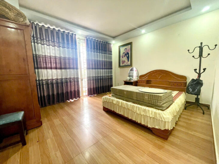 Nhà mặt đường Vĩnh Tiến, 68m 4 tầng, Giá 6.1 tỉ, ô.tô đỗ cửa thoải mái