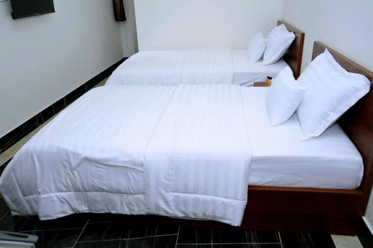 BÁN KHÁCH SẠN 6 TẦNG 48 PHÒNG DOANH THU 300TR/THÁNG PHƯỜNG TÂN PHÚ TP THỦ ĐỨC