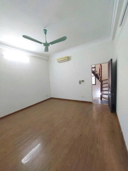 BÁN ĐẤT TẶNG NHÀ PHỐ TRẦN KHÁT CHÂN NHỈNH 4 TỶ