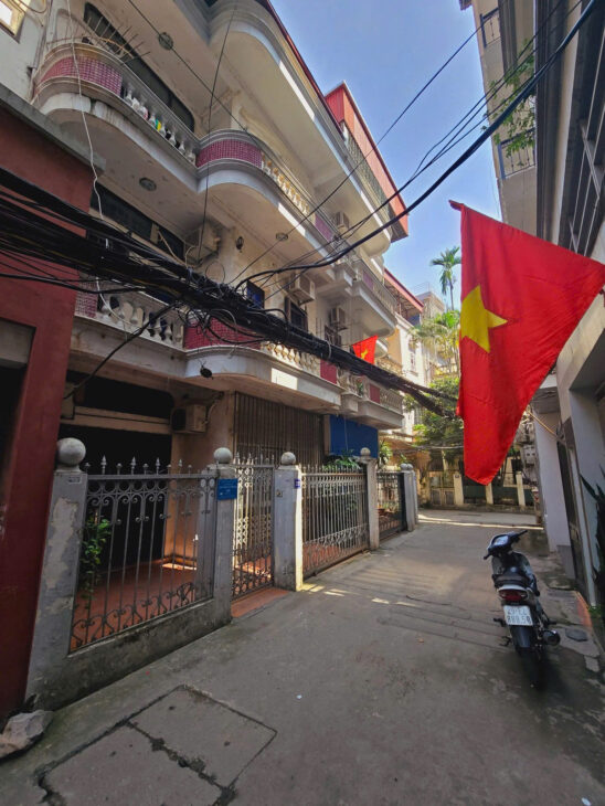 PHÂN LÔ ĐỘI NHÂN – GARA Ô TÔ – THÔNG SỐ ĐẸP – DT 92m2 4 tầng MT 7m Giá 15.5 tỷ