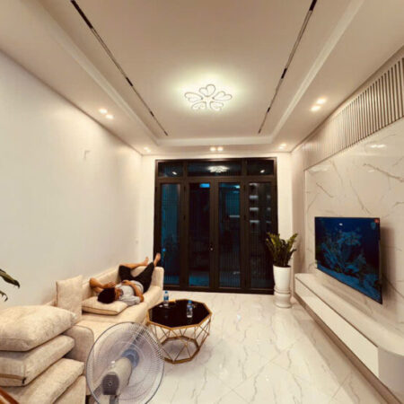 Nhà thoáng sáng ngõ 355 Xuân Đỉnh 30m 5 tầng 6,8 tỷ