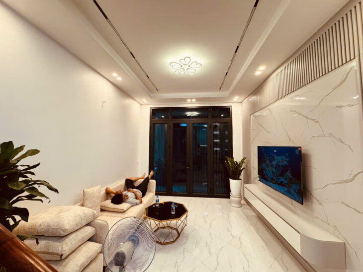 Nhà thoáng sáng ngõ 355 Xuân Đỉnh 30m 5 tầng 6,8 tỷ