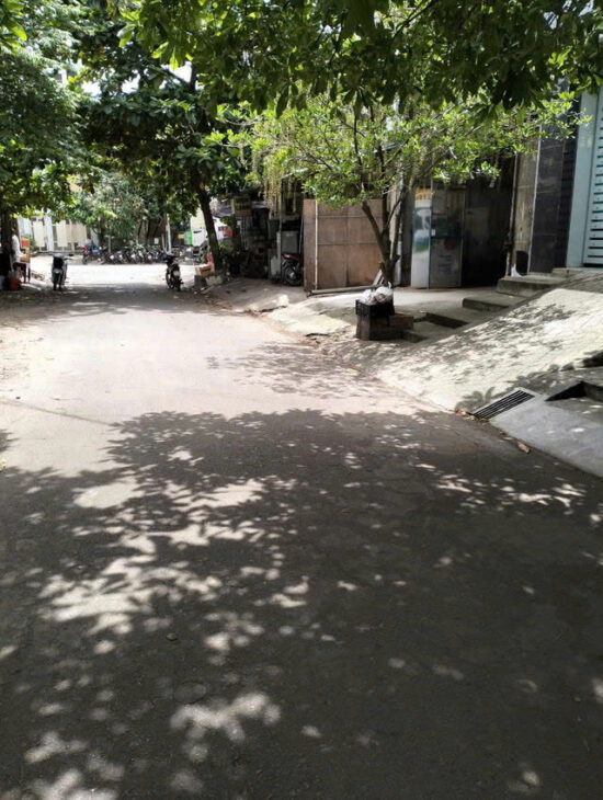 Bán nhà cách mặt tiền 20m2 hà huy giáp, phường thạnh lộc q12,nhà xây dựng mới ở ngay, hẻm xe hơi