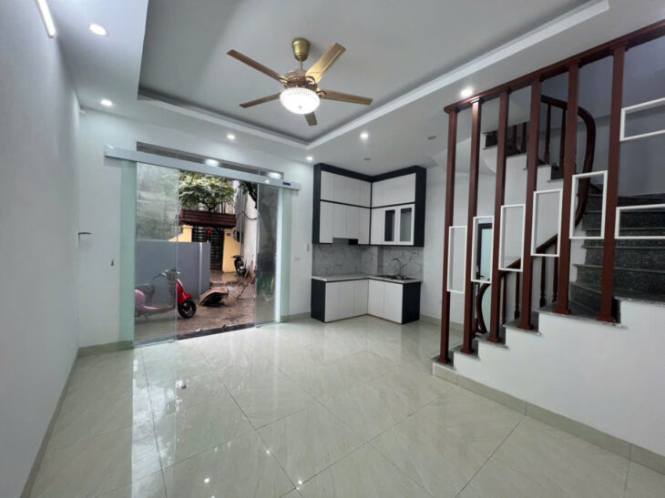 Cần Bán Nhà Lĩnh Nam 31m 5 Tầng 4 Phòng Xây Mới Giá 5.95Tỷ Sổ Chính Chủ