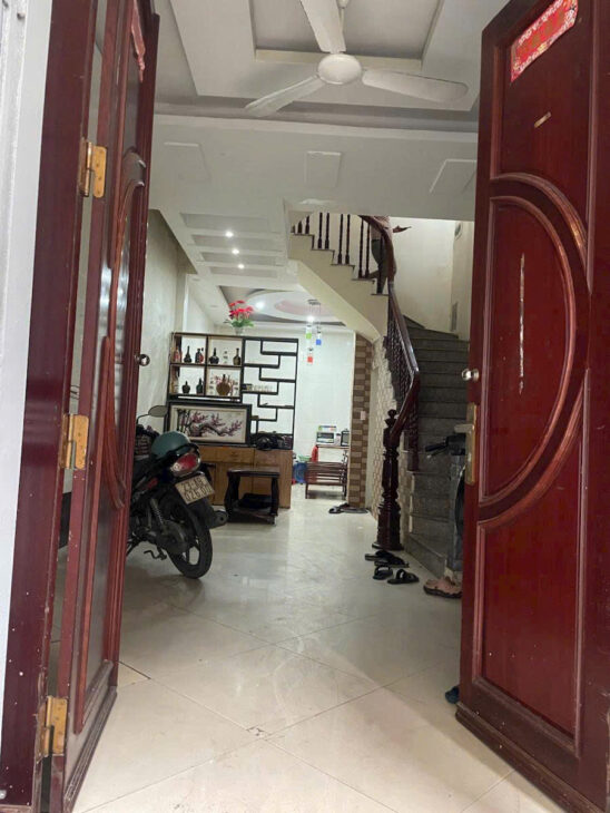 PHỐ QUAN NHÂN KINH DOANH SẦM UẤT NGÀY ĐÊM DT 64m2 3 tầng MT 4.1m Giá 18.88 tỷ