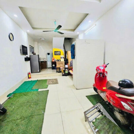 NGÕ 318 ĐÊ LA THÀNH LÔ GÓC – KINH DOANH NHỎ – NGÕ THÔNG DT 40m2 5T x MT 4.8m Giá 9.5 tỷ