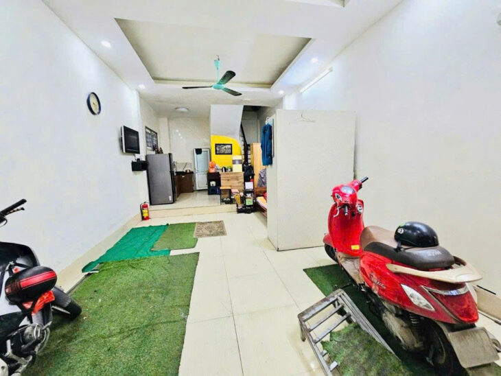 NGÕ 318 ĐÊ LA THÀNH LÔ GÓC – KINH DOANH NHỎ – NGÕ THÔNG DT 40m2 5T x MT 4.8m Giá 9.5 tỷ