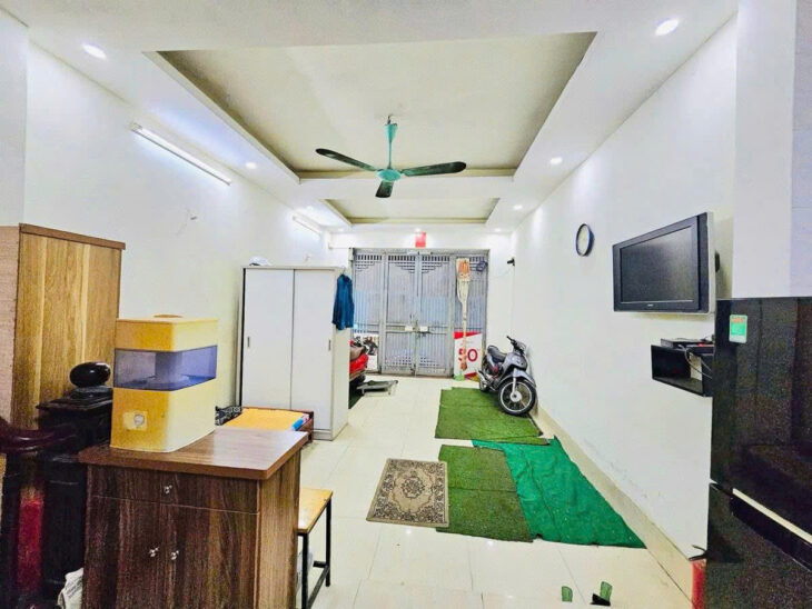 NGÕ 318 ĐÊ LA THÀNH LÔ GÓC – KINH DOANH NHỎ – NGÕ THÔNG DT 40m2 5T x MT 4.8m Giá 9.5 tỷ
