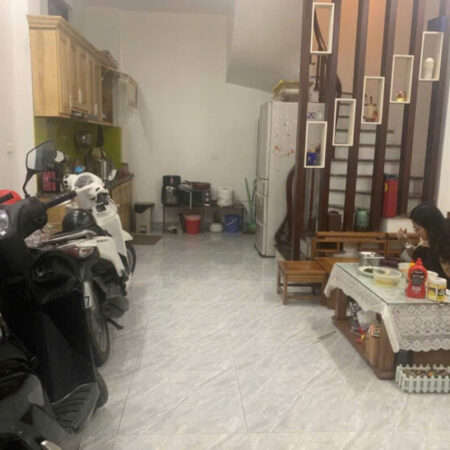 NHÀ MỚI THỊNH QUANG – LÔ GÓC – 3 THOÁNG – DT 32m2 5 tầng MT 4.2m Giá 8.4 tỷ