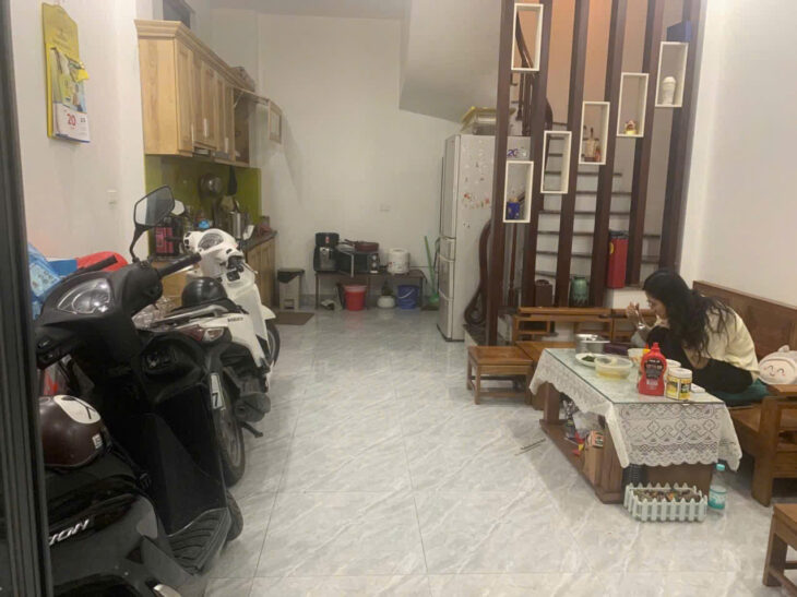 NHÀ MỚI THỊNH QUANG – LÔ GÓC – 3 THOÁNG – DT 32m2 5 tầng MT 4.2m Giá 8.4 tỷ