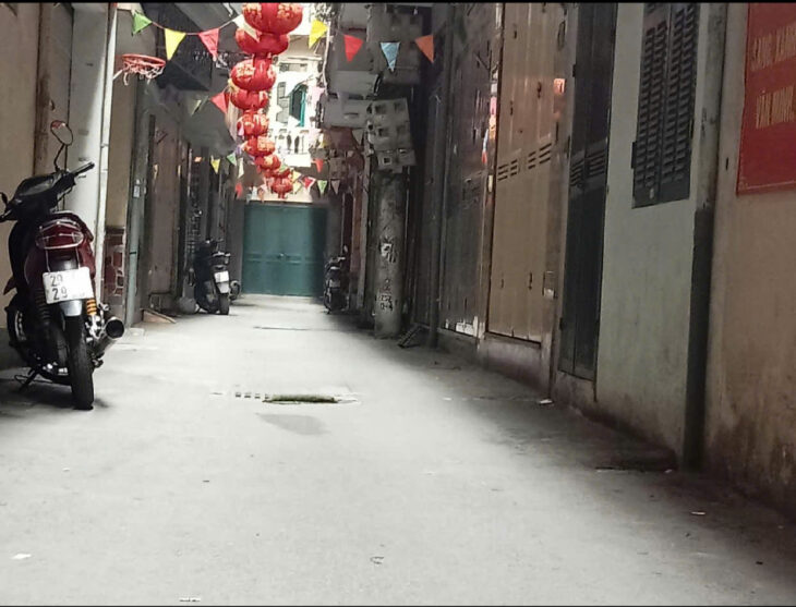 Nhà Hoàng Văn Thái- hơn 9 tỷ- 30m2- Ô TÔ QUA CỬA