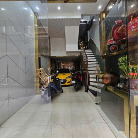 18 TỶ – Bán nhà phân lô Nguyễn Chí Thanh – Ô tô tránh kinh doanh – 50m ra mặt phố 18 TỶ – Bán nhà phân lô Nguyễn Chí Thanh – Ô tô tránh kinh doanh – 50m ra mặt phố