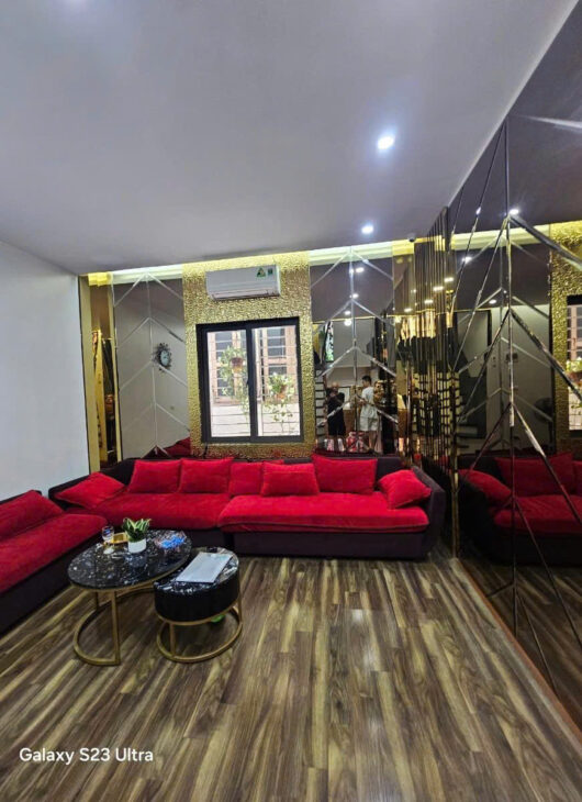 18 TỶ – Bán nhà phân lô Nguyễn Chí Thanh – Ô tô tránh kinh doanh – 50m ra mặt phố