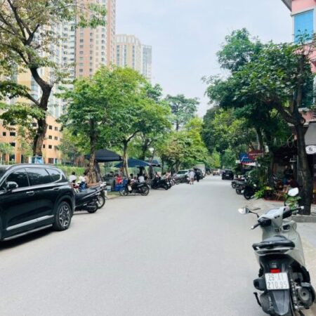 MẶT PHỐ NGUYỄN VĂN LỘC 23 TỶ KINH DOANH SẦM UẤT MẶT TIỀN 4.5M MẶT PHỐ NGUYỄN VĂN LỘC 23 TỶ KINH DOANH SẦM UẤT MẶT TIỀN 4.5M