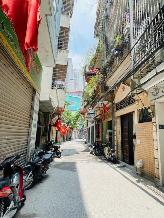 NHÀ ĐẸP KHƯƠNG TRUNG THANH XUÂN – FULL NỘI THẤT- NGÕ Ô TÔ – 43M2 GIÁ NHỈNH 10 TỶ