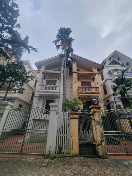 BIỆT THỰ VÍP BÁN ĐẢO LINH ĐÀM – HÀNG XÓM ĐẠI GIA LỚN – VIEW HỒ, SAU 1 DÃY RA MẶT HỒ