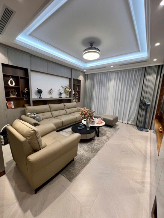 Bán nhà 6 tầng thang máy, ô tô vào nhà phố Nguyễn Chí Thanh, Đống Đa, 54m, 17.5 tỷ