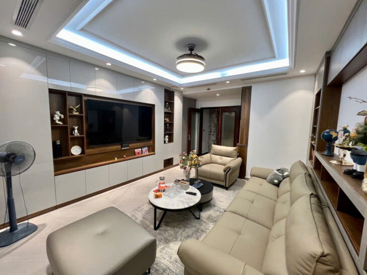 Bán nhà 6 tầng thang máy, ô tô vào nhà phố Nguyễn Chí Thanh, Đống Đa, 54m, 17.5 tỷ