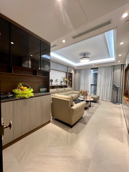 Bán nhà 6 tầng thang máy, ô tô vào nhà phố Nguyễn Chí Thanh, Đống Đa, 54m, 17.5 tỷ