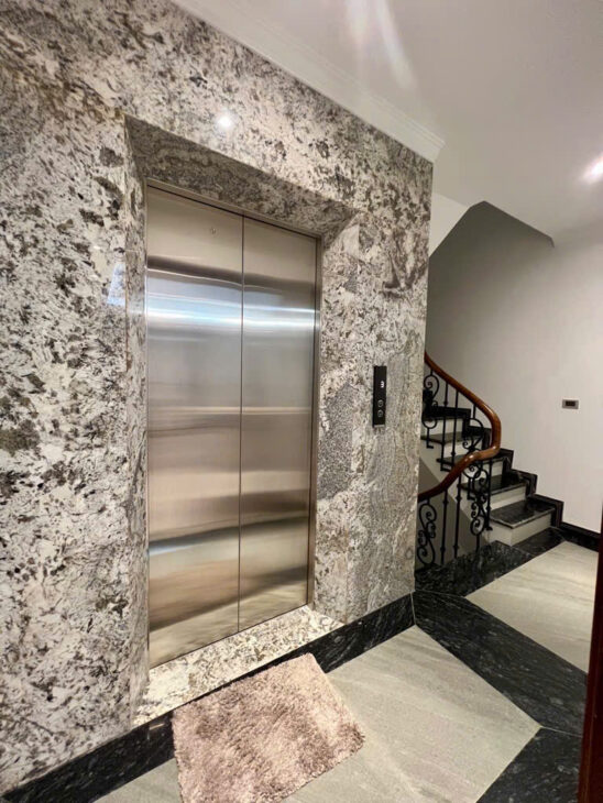 Bán nhà 6 tầng thang máy, ô tô vào nhà phố Nguyễn Chí Thanh, Đống Đa, 54m, 17.5 tỷ