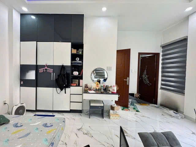 Nhà Mới 5 Tầng Cách Nặt Tiền 15M Hẻm Thẳng Xe Hơi Sổ Vuông 47m2 Gía 8,25 Tỷ Thương Lượng