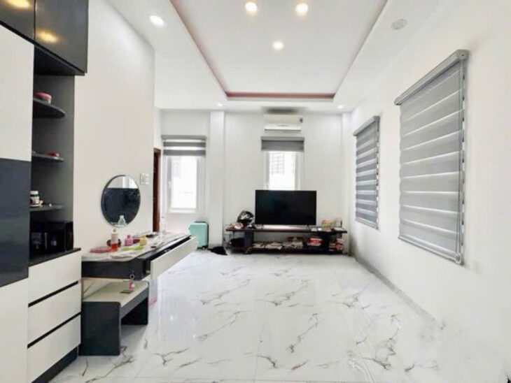Nhà Mới 5 Tầng Cách Nặt Tiền 15M Hẻm Thẳng Xe Hơi Sổ Vuông 47m2 Gía 8,25 Tỷ Thương Lượng