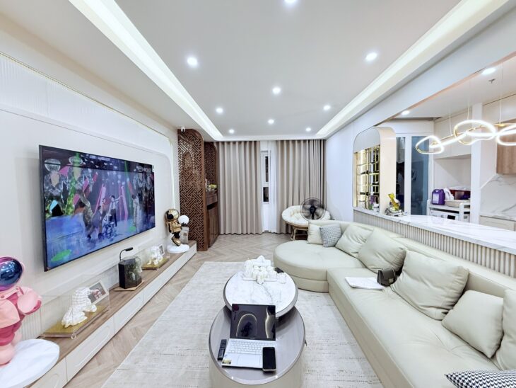 HOT!NHÀ ĐẸP-OTO TRÁNH-HOÀNG QUỐC VIỆT,GẦN TRƯỜNG NEWTON 40Mx5T,MT=5.5,nhỉnh 7ty