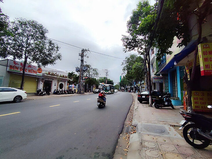 BÁN NHÀ MẶT TIỀN HOÀNG DIỆU p. VĨNH NGUYÊN RA BIỂN CHỈ 300M.