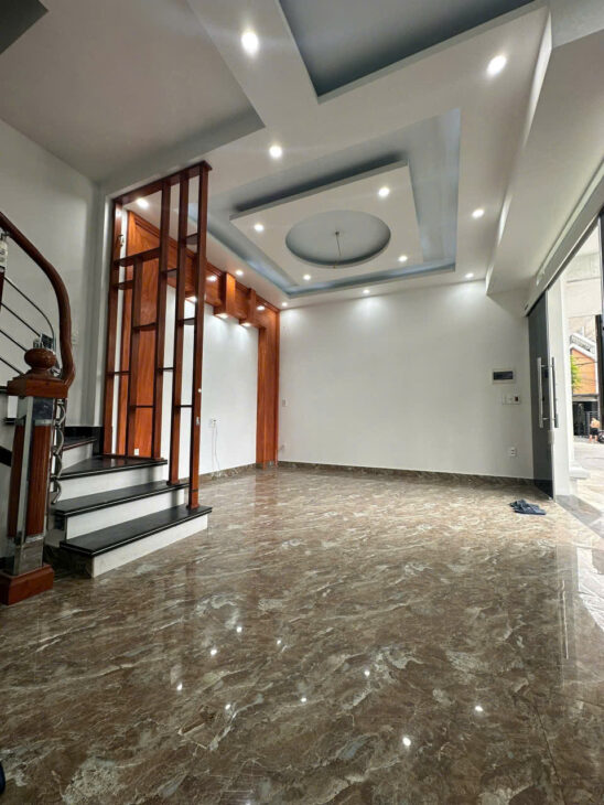 Bán nhà Thiên Lôi 4 tầng, đường 7m ô.tô đỗ vài chiếc, Giá 3.65 tỉ cực hiếm