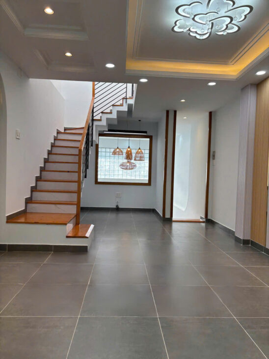 Nhà Mới 3 Tầng Cách Nặt Tiền 15M Hẻm Thẳng Xe Hơi Sổ Vuông 53m2 Gía 6,1 Tỷ Thương Lượng