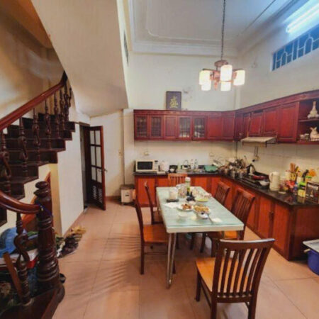 Bán nhà phố Chùa Láng – Phân lô kinh doanh – 2 thoáng trước sau – Gara ô tô