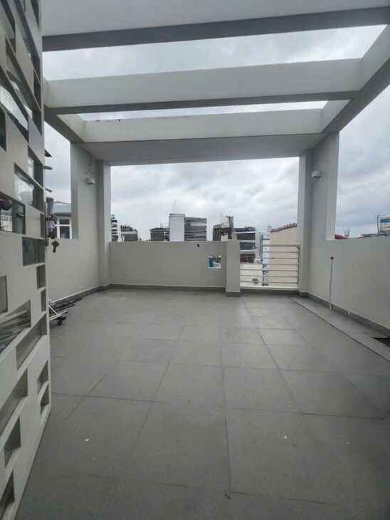 Nhà Mới 5 Tầng Cách Nặt Tiền 15M Hẻm Thẳng Xe Hơi Sổ Vuông 43m2 Gía 7,4 Tỷ Thương