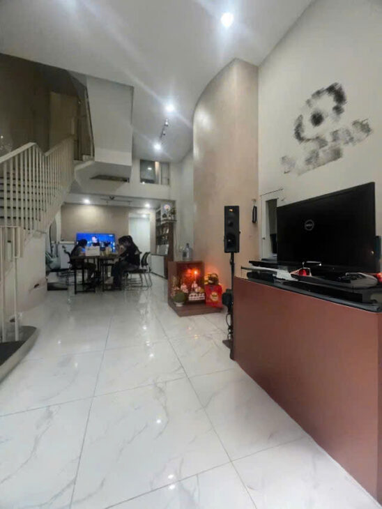 Nhà Mới 5 Tầng Cách Nặt Tiền 15M Hẻm Thẳng Xe Hơi Sổ Vuông 43m2 Gía 7,4 Tỷ Thương