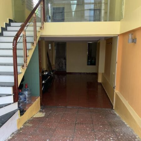 Cho thuê văn phòng tầng 1- 40 m2 tại Mễ Trì Thượng, đường ô tô tránh