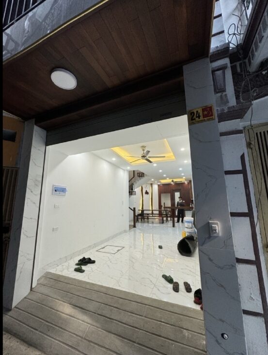 Nhà ĐẠI CHẤT – phố Khương Trung – gần 10 tỷ – Đẹp chết ngất.