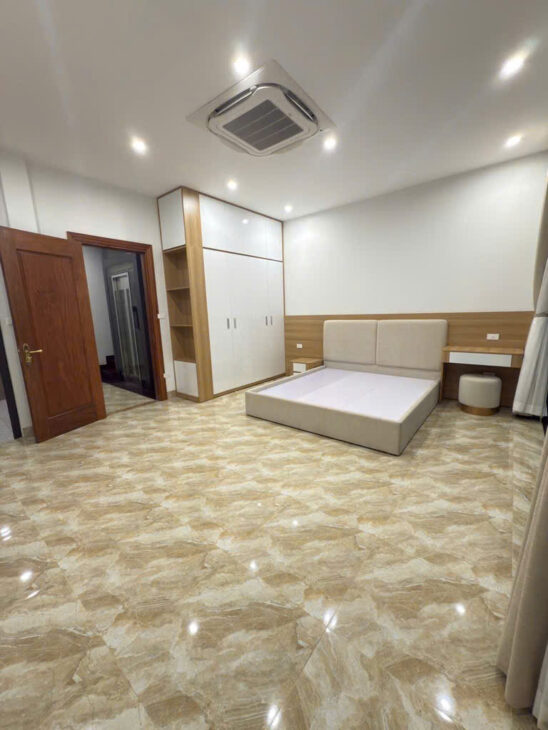 Bán nhà 5 tầng thang máy mặt ngõ phố Thụy Khuê, Tây Hồ, ô tô lùi cửa, ngõ nông, 40m, 11.5 tỷ