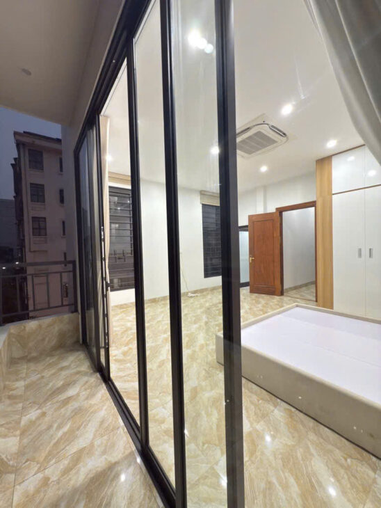 Bán nhà 5 tầng thang máy mặt ngõ phố Thụy Khuê, Tây Hồ, ô tô lùi cửa, ngõ nông, 40m, 11.5 tỷ