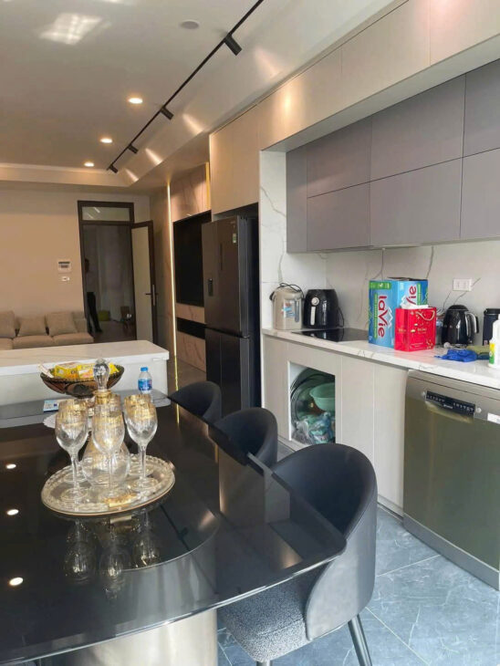 BÁN NHÀ MẶT PHỐ TRẦN DUY HƯNG – 98M², 8 TẦNG, THANG MÁY, SỔ ĐỎ HOA HẬU