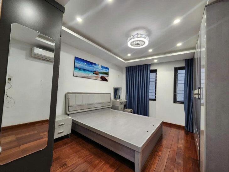 Bán nhà Qua Nhân – Mặt ngõ kinh doanh 40m ra phố sát doanh trại Quân Đội chỉ hơn 8 tỷ