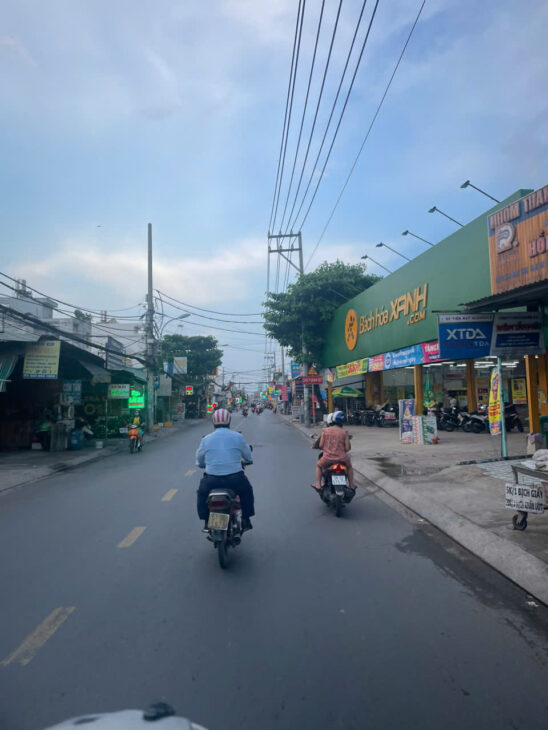 Bán nhà mặt tiền 15x40m giá 25 tỷ Đường Phan Văn Hơn