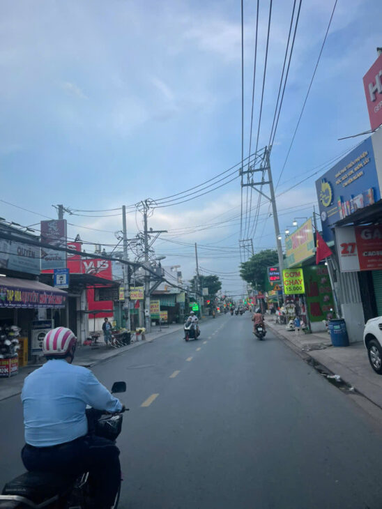 Bán nhà mặt tiền 15x40m giá 25 tỷ Đường Phan Văn Hơn