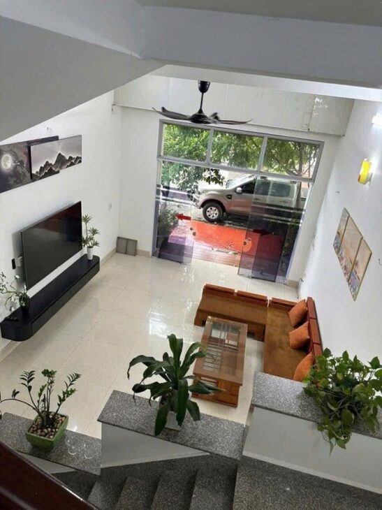 BÁN NHÀ 5 TẦNG, MẶT TIỀN LÊ THƯỚC, SÁT HỒ NGHINH. LH – 0905233234