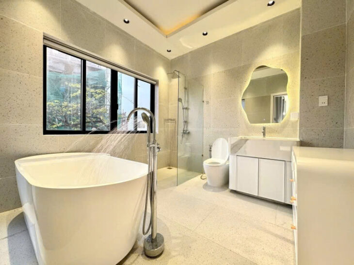 Villa lô góc ,hồ bơi – Ngay cổng sân bay – Giá 22 tỷ .