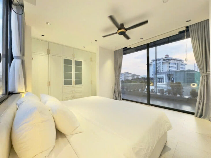 Villa lô góc ,hồ bơi – Ngay cổng sân bay – Giá 22 tỷ .